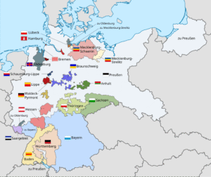 Länder der Weimarer Republik, Bildnachweis: Von Shadowxfox, Alphathon - Diese Datei wurde von diesem Werk abgeleitet: Weimar Republic states map.svg, <a href="https://creativecommons.org/licenses/by-sa/3.0" target="_blank">CC BY-SA 3.0</a>, https://commons.wikimedia.org/w/index.php?curid=134069208, keine Änderungen vorgenommen