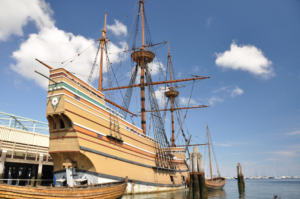 Mayflower im Hafen von Plymouth Massachusetts, Bildnachweis: solepsizm / Shutterstock.com