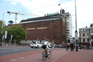 Heineken Brauerei in Amsterdam, Bild von 2022, Bildnachweis: TheBreadLoaf / Shutterstock.com