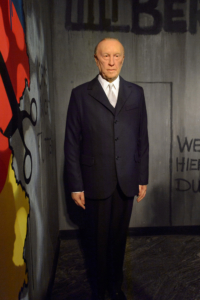 Konrad Adenauer Wachsfigur in Madame Tussauds Wachsfigurenkabinett in Berlin, Bildnachweis: Anton_Ivanov / Shutterstock.com
