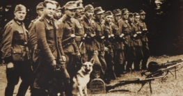 Kämpfer der Ukrainischen Aufstandsarmee, Bildnachweis: Von Unbekannter Fotograf - Eigenes Werk, CC BY-SA 4.0, https://commons.wikimedia.org/w/index.php?curid=87823851
