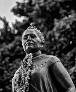 Statue von Königin Liliʻuokalani in Honolulu, Hawaii, USA; Bildnachweis: Theodore Trimmer / Shutterstock.com