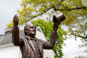 Statue von Phineas Taylor Barnum in Bethel, Connecticut; Bildlizenz: Rosemarie Mosteller / Shutterstock.com