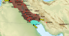 Reich von Akkad und deren Expansionsrichtungen (gelbe Pfeile), Von Middle_East_topographic_map-blank.svg: Sémhur (talk)derivative work: Zunkir (talk) - Middle_East_topographic_map-blank.svg, CC BY-SA 3.0, https://commons.wikimedia.org/w/index.php?curid=11968698