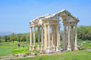 Aphrodite Tempel in Aphrodisias, Türkei; Bildnachweis: puyalroyo / Shutterstock.com