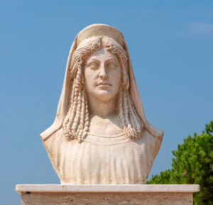 Büste in der Helena in Canakkale, Türkei - der Stätte der historischen Stadt Troja, Bildnachweis: okanozdemir / Shutterstock.com