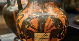 Szene aus der Griechischen Mythologie während des Trojanischen Krieges, Achilles und Ajax der Große beim Brettspiel; Schwarzfigurige Vasenmalerei; ca. 510 v. Chr.; Rom, Latium, Italien; Bildnachweis: Francisco Javier Diaz / Shutterstock.com