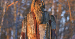 Odin Holzskulptur, Bildnachweis: Drakuliren/shutterstockcom